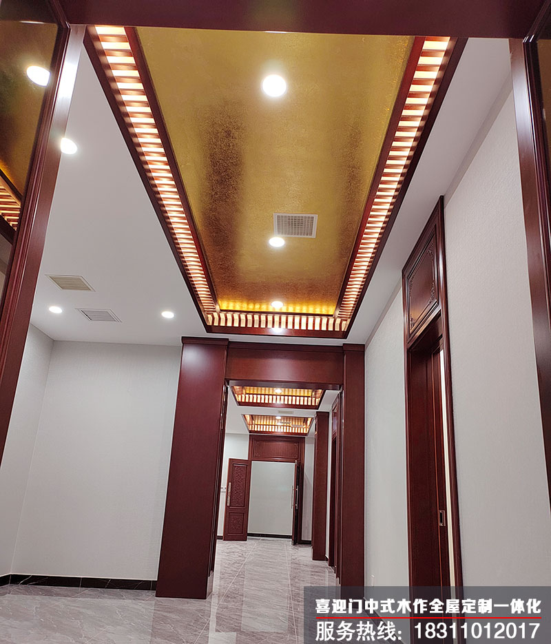1671111804952373.jpg 整個會所走廊吊頂以及木作的安裝