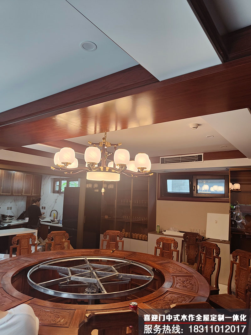 1704415751371661.jpg 中式別墅餐廳廚房效果展示
