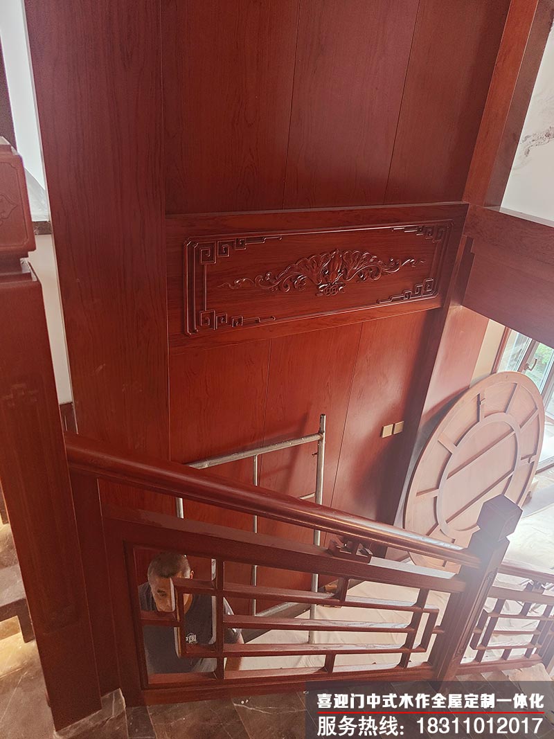 1704416242587457.jpg 中式別墅實木護墻板展示